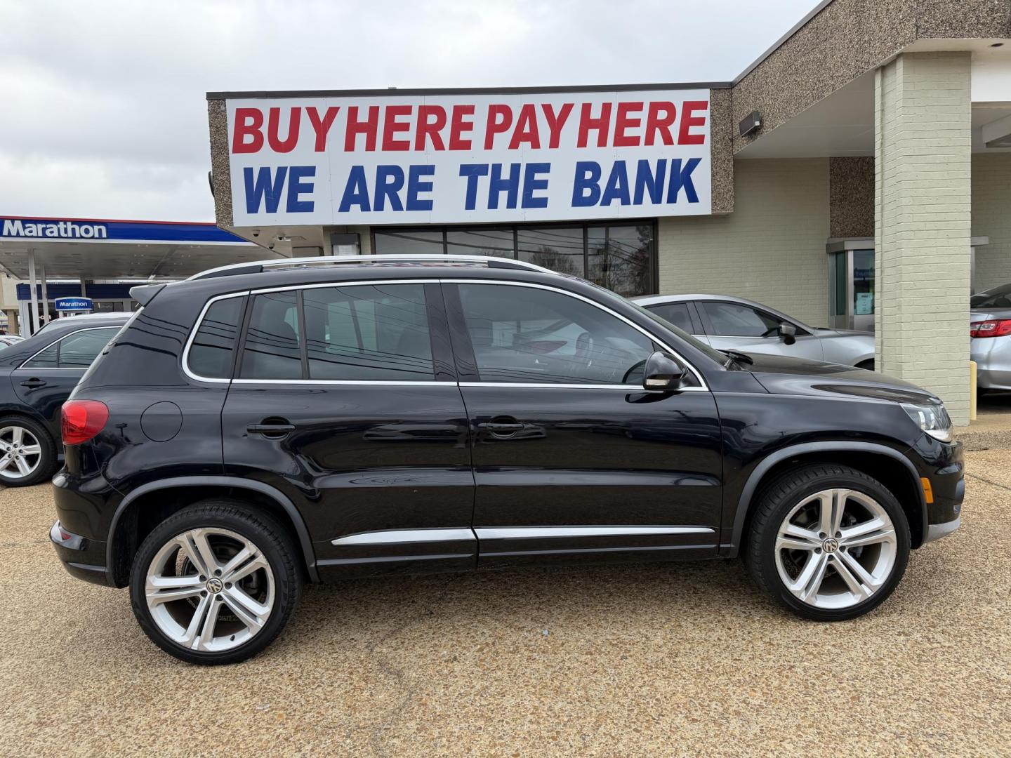 2016 BLACK VOLKSWAGEN TIGUAN R-LINE (WVGAV7AX6GW) , located at 922 W. Beacon St., Philadelphia, MS, 39350, (601) 650-3675, 32.770447, -89.127151 - Photo#6