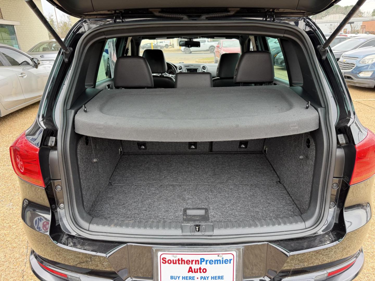 2016 BLACK VOLKSWAGEN TIGUAN R-LINE (WVGAV7AX6GW) , located at 922 W. Beacon St., Philadelphia, MS, 39350, (601) 650-3675, 32.770447, -89.127151 - Photo#19