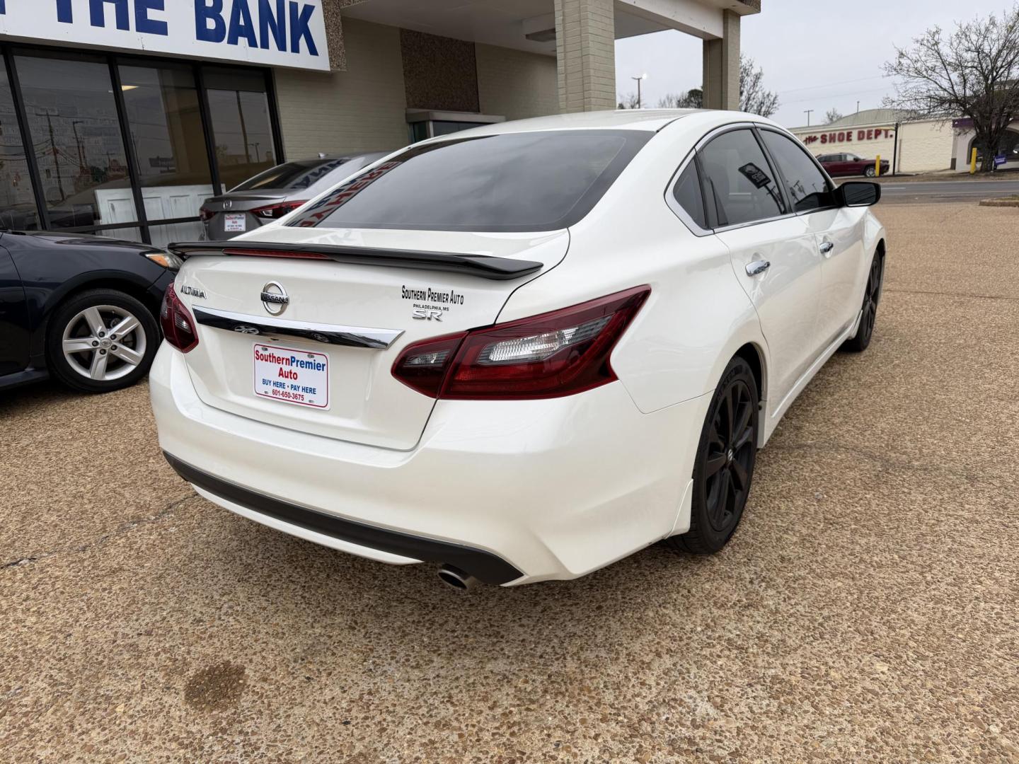 2017 WHITE NISSAN ALTIMA 2.5 SR (1N4AL3AP8HC) , located at 922 W. Beacon St., Philadelphia, MS, 39350, (601) 650-3675, 32.770447, -89.127151 - Photo#5