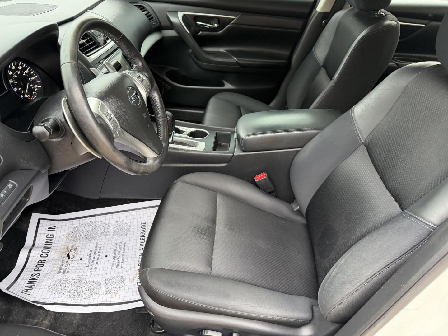 2017 WHITE NISSAN ALTIMA 2.5 SR (1N4AL3AP8HC) , located at 922 W. Beacon St., Philadelphia, MS, 39350, (601) 650-3675, 32.770447, -89.127151 - Photo#9