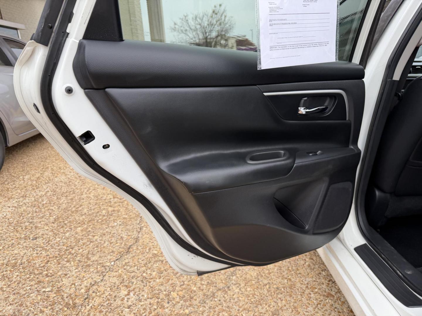 2017 WHITE NISSAN ALTIMA 2.5 SR (1N4AL3AP8HC) , located at 922 W. Beacon St., Philadelphia, MS, 39350, (601) 650-3675, 32.770447, -89.127151 - Photo#12