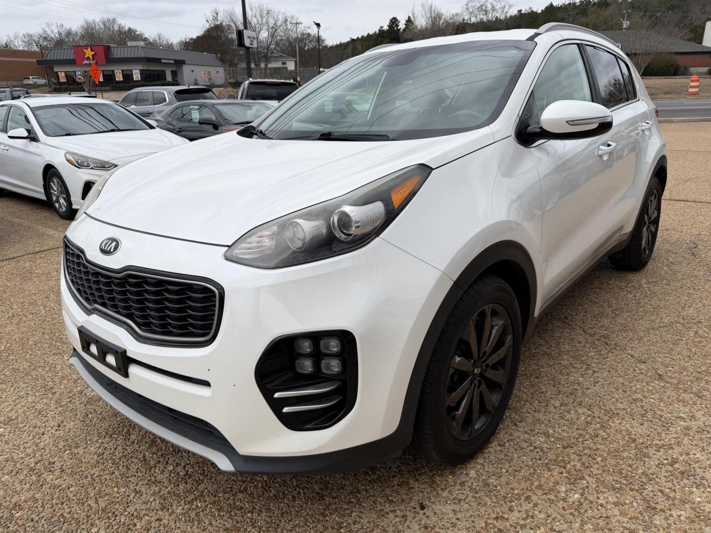 2018 WHITE KIA SPORTAGE EX (KNDPN3AC9J7) , located at 922 W. Beacon St., Philadelphia, MS, 39350, (601) 650-3675, 32.770447, -89.127151 - Photo#2