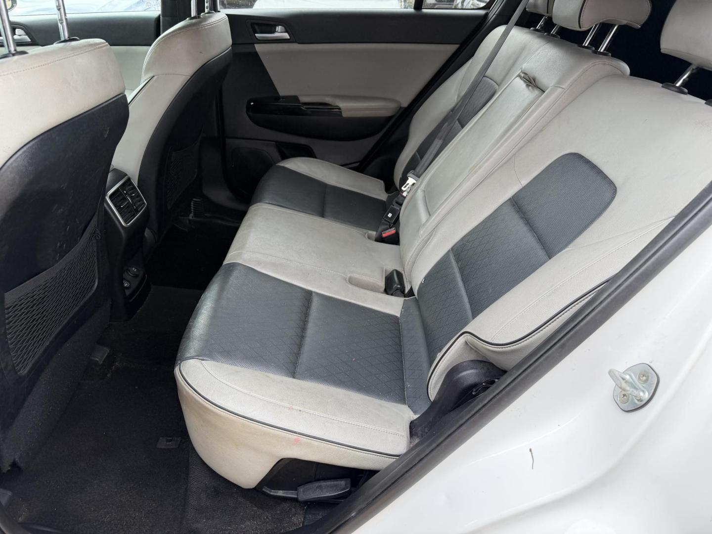 2018 WHITE KIA SPORTAGE EX (KNDPN3AC9J7) , located at 922 W. Beacon St., Philadelphia, MS, 39350, (601) 650-3675, 32.770447, -89.127151 - Photo#13