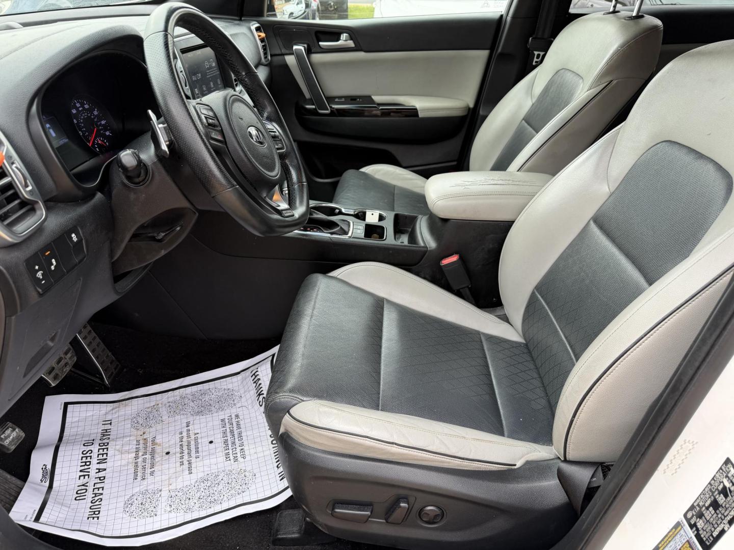 2018 WHITE KIA SPORTAGE EX (KNDPN3AC9J7) , located at 922 W. Beacon St., Philadelphia, MS, 39350, (601) 650-3675, 32.770447, -89.127151 - Photo#9