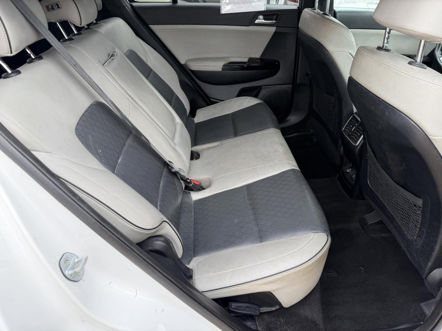 2018 WHITE KIA SPORTAGE EX (KNDPN3AC9J7) , located at 922 W. Beacon St., Philadelphia, MS, 39350, (601) 650-3675, 32.770447, -89.127151 - Photo#14