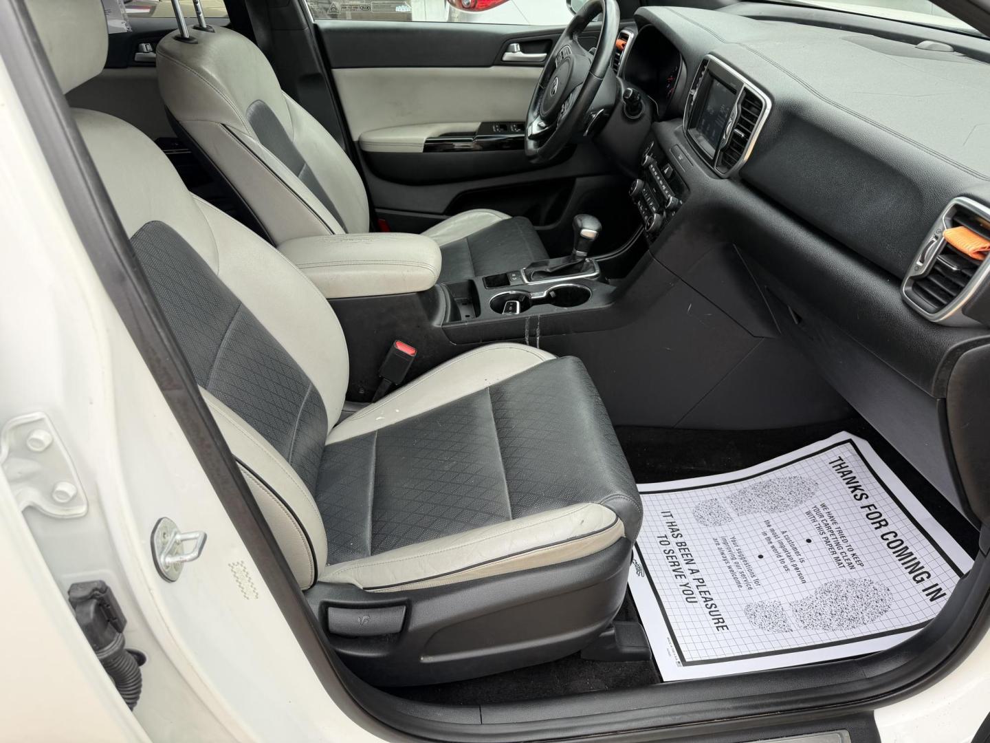 2018 WHITE KIA SPORTAGE EX (KNDPN3AC9J7) , located at 922 W. Beacon St., Philadelphia, MS, 39350, (601) 650-3675, 32.770447, -89.127151 - Photo#10