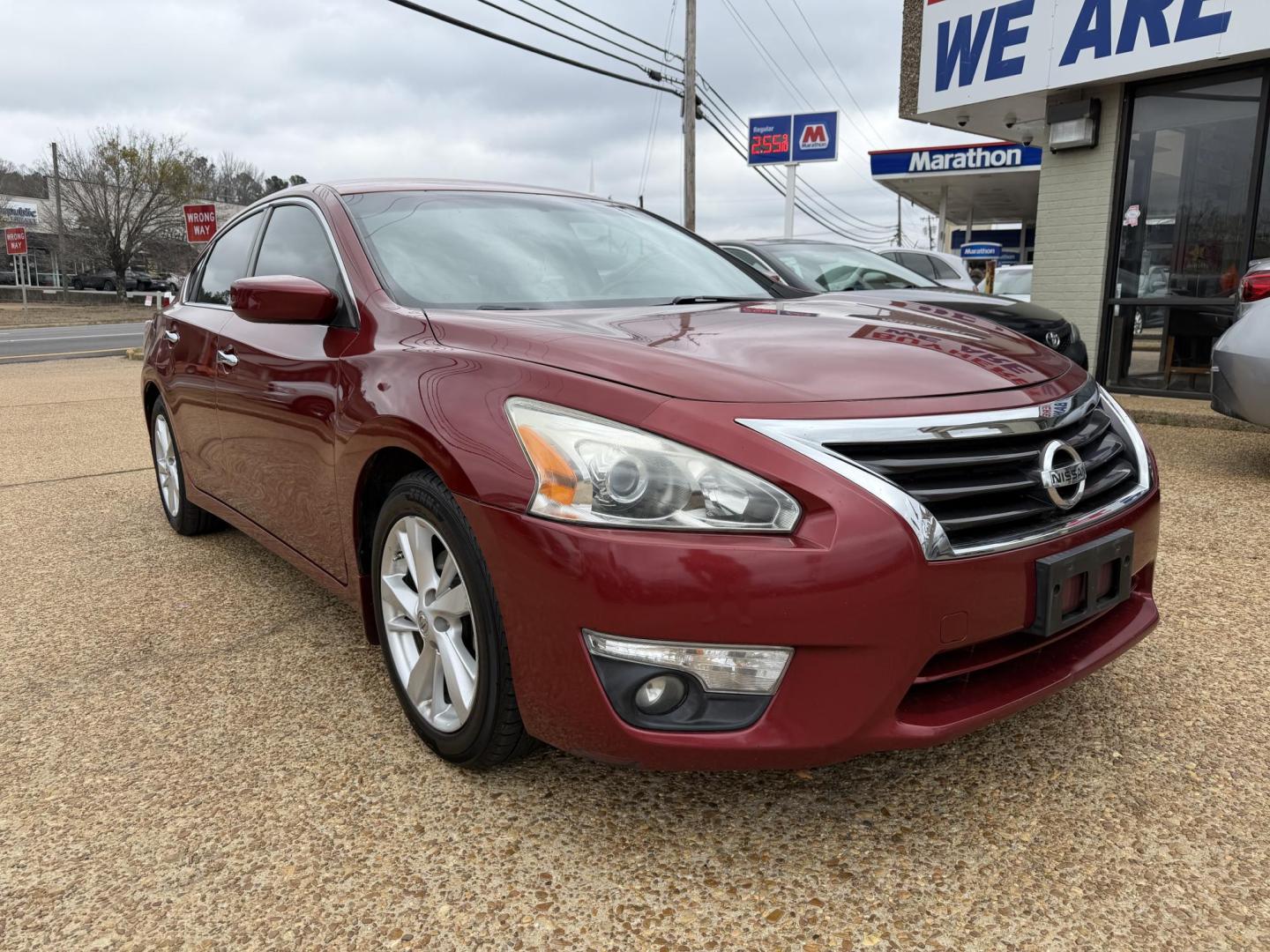 2015 RED NISSAN ALTIMA 2.5 SV (1N4AL3AP9FC) , located at 922 W. Beacon St., Philadelphia, MS, 39350, (601) 650-3675, 32.770447, -89.127151- Photo#0