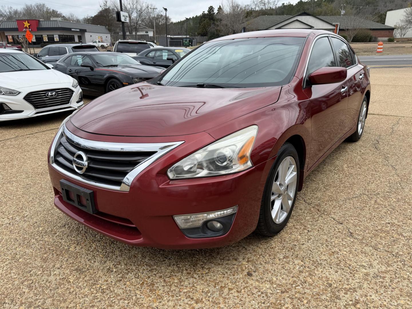 2015 RED NISSAN ALTIMA 2.5 SV (1N4AL3AP9FC) , located at 922 W. Beacon St., Philadelphia, MS, 39350, (601) 650-3675, 32.770447, -89.127151 - Photo#2