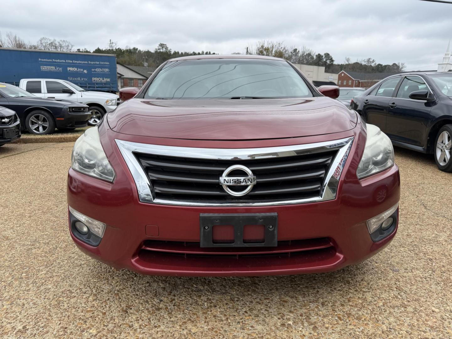 2015 RED NISSAN ALTIMA 2.5 SV (1N4AL3AP9FC) , located at 922 W. Beacon St., Philadelphia, MS, 39350, (601) 650-3675, 32.770447, -89.127151 - Photo#1