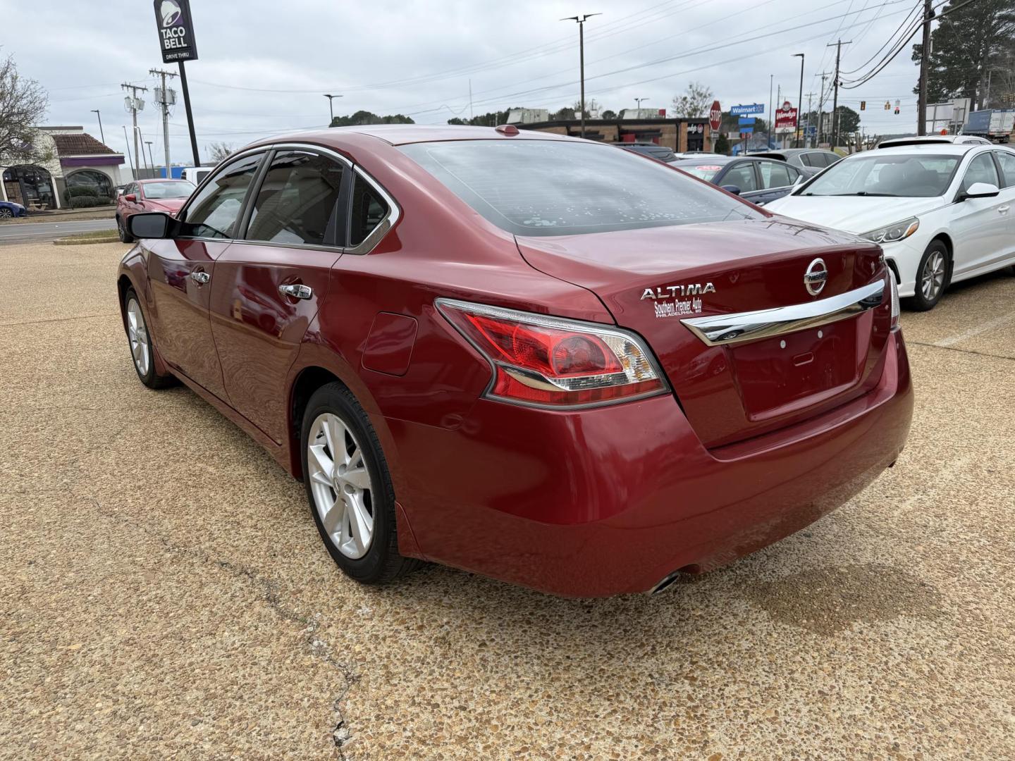 2015 RED NISSAN ALTIMA 2.5 SV (1N4AL3AP9FC) , located at 922 W. Beacon St., Philadelphia, MS, 39350, (601) 650-3675, 32.770447, -89.127151 - Photo#3
