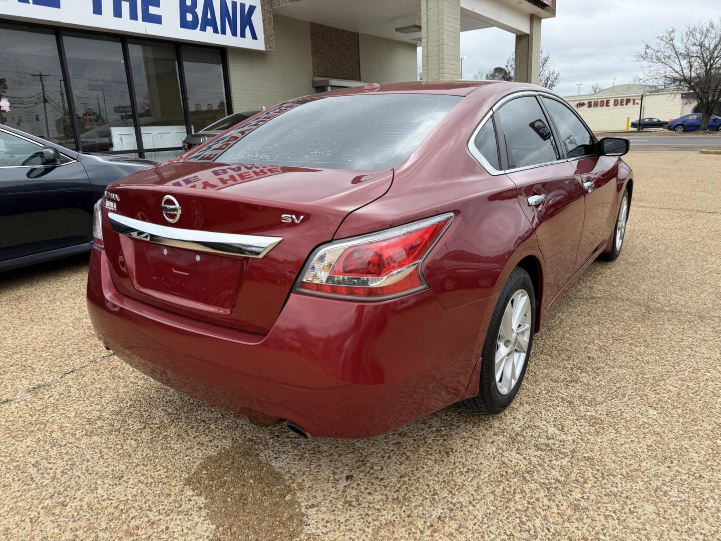 2015 RED NISSAN ALTIMA 2.5 SV (1N4AL3AP9FC) , located at 922 W. Beacon St., Philadelphia, MS, 39350, (601) 650-3675, 32.770447, -89.127151 - Photo#5