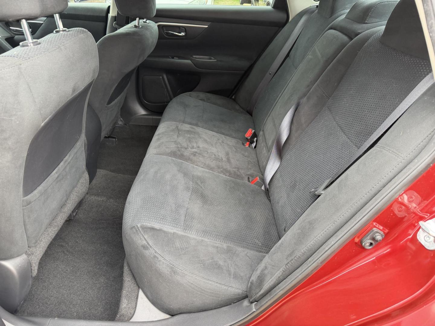 2015 RED NISSAN ALTIMA 2.5 SV (1N4AL3AP9FC) , located at 922 W. Beacon St., Philadelphia, MS, 39350, (601) 650-3675, 32.770447, -89.127151 - Photo#13