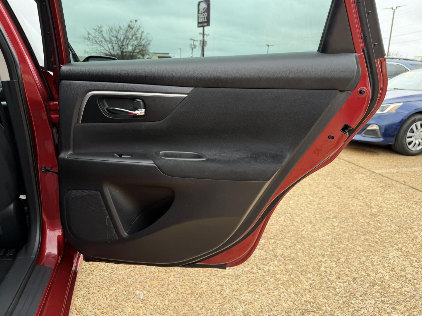 2015 RED NISSAN ALTIMA 2.5 SV (1N4AL3AP9FC) , located at 922 W. Beacon St., Philadelphia, MS, 39350, (601) 650-3675, 32.770447, -89.127151 - Photo#15