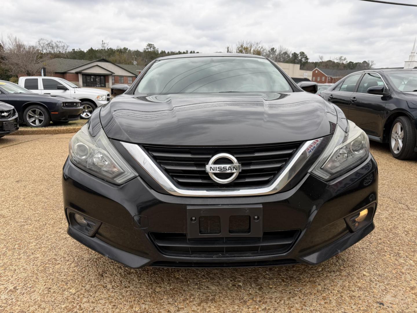 2018 BLACK NISSAN ALTIMA 2.5 SR (1N4AL3AP8JC) , located at 922 W. Beacon St., Philadelphia, MS, 39350, (601) 650-3675, 32.770447, -89.127151 - Photo#1