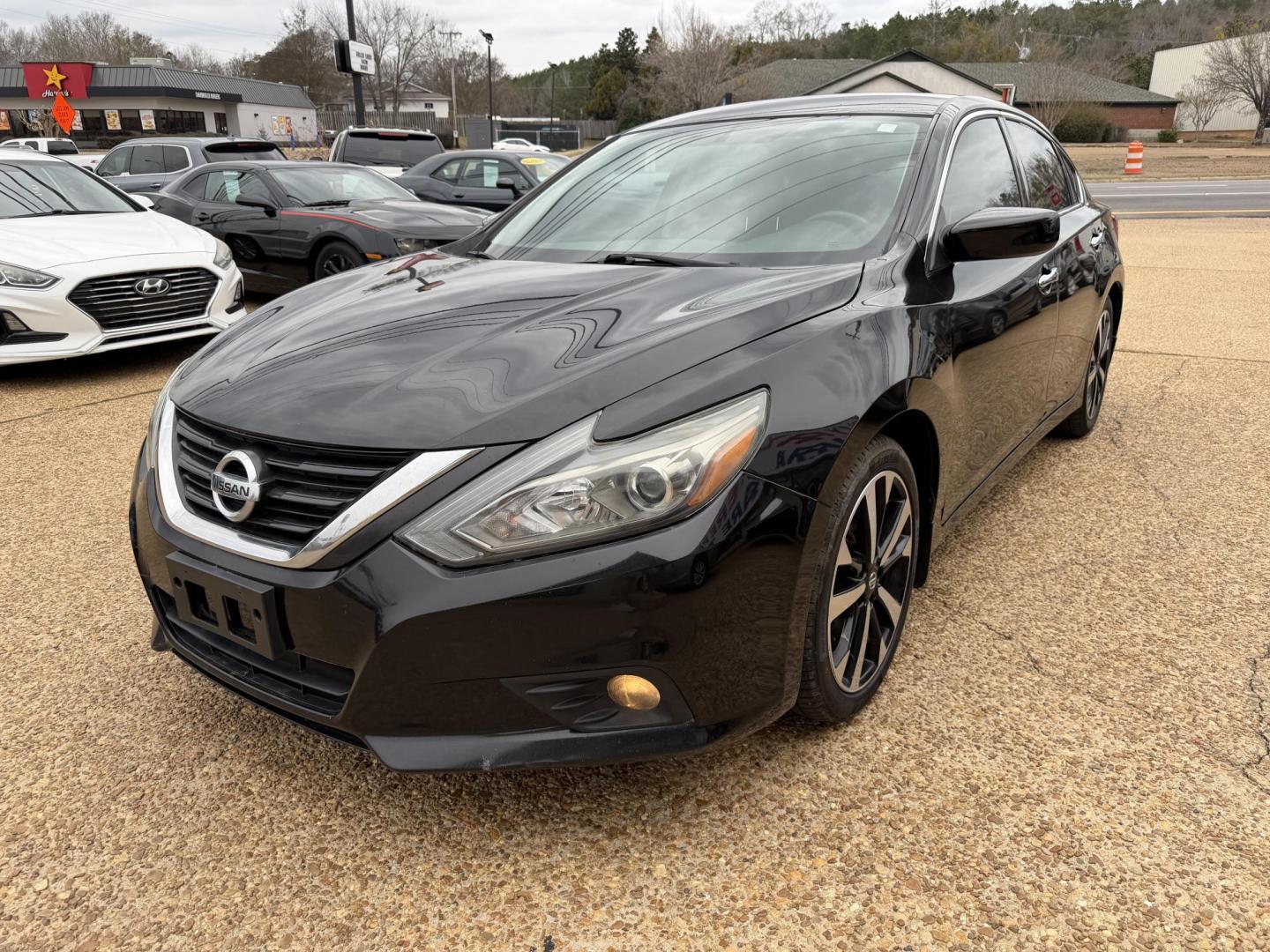 2018 BLACK NISSAN ALTIMA 2.5 SR (1N4AL3AP8JC) , located at 922 W. Beacon St., Philadelphia, MS, 39350, (601) 650-3675, 32.770447, -89.127151 - Photo#2