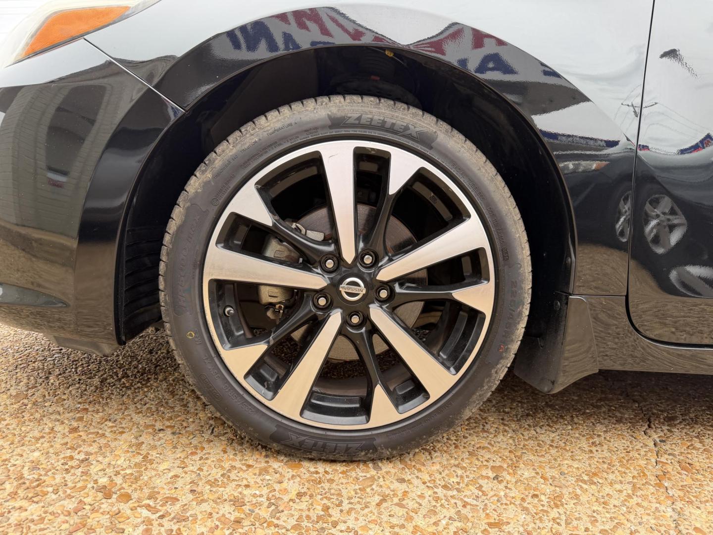 2018 BLACK NISSAN ALTIMA 2.5 SR (1N4AL3AP8JC) , located at 922 W. Beacon St., Philadelphia, MS, 39350, (601) 650-3675, 32.770447, -89.127151 - Photo#7
