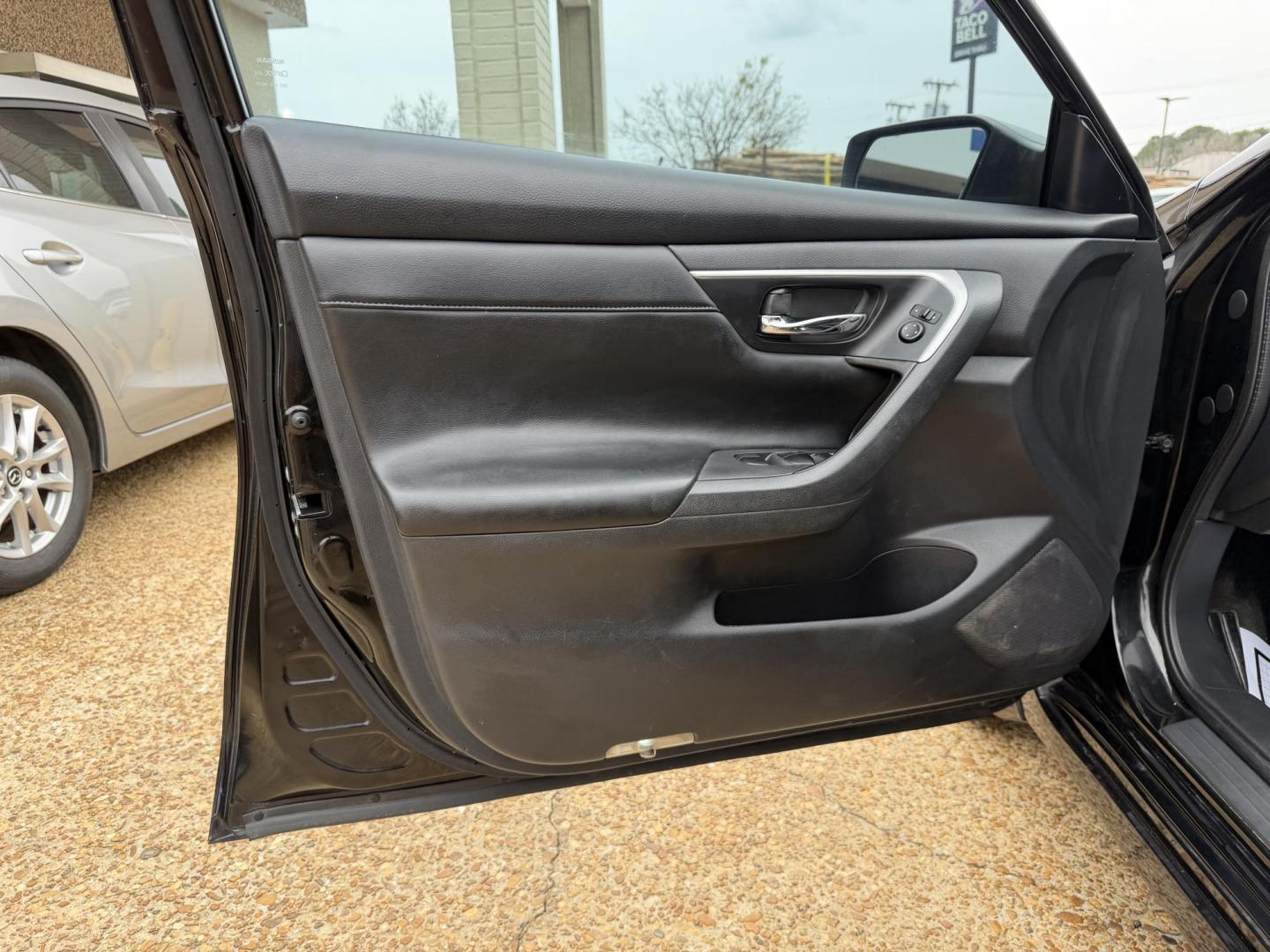 2018 BLACK NISSAN ALTIMA 2.5 SR (1N4AL3AP8JC) , located at 922 W. Beacon St., Philadelphia, MS, 39350, (601) 650-3675, 32.770447, -89.127151 - Photo#8