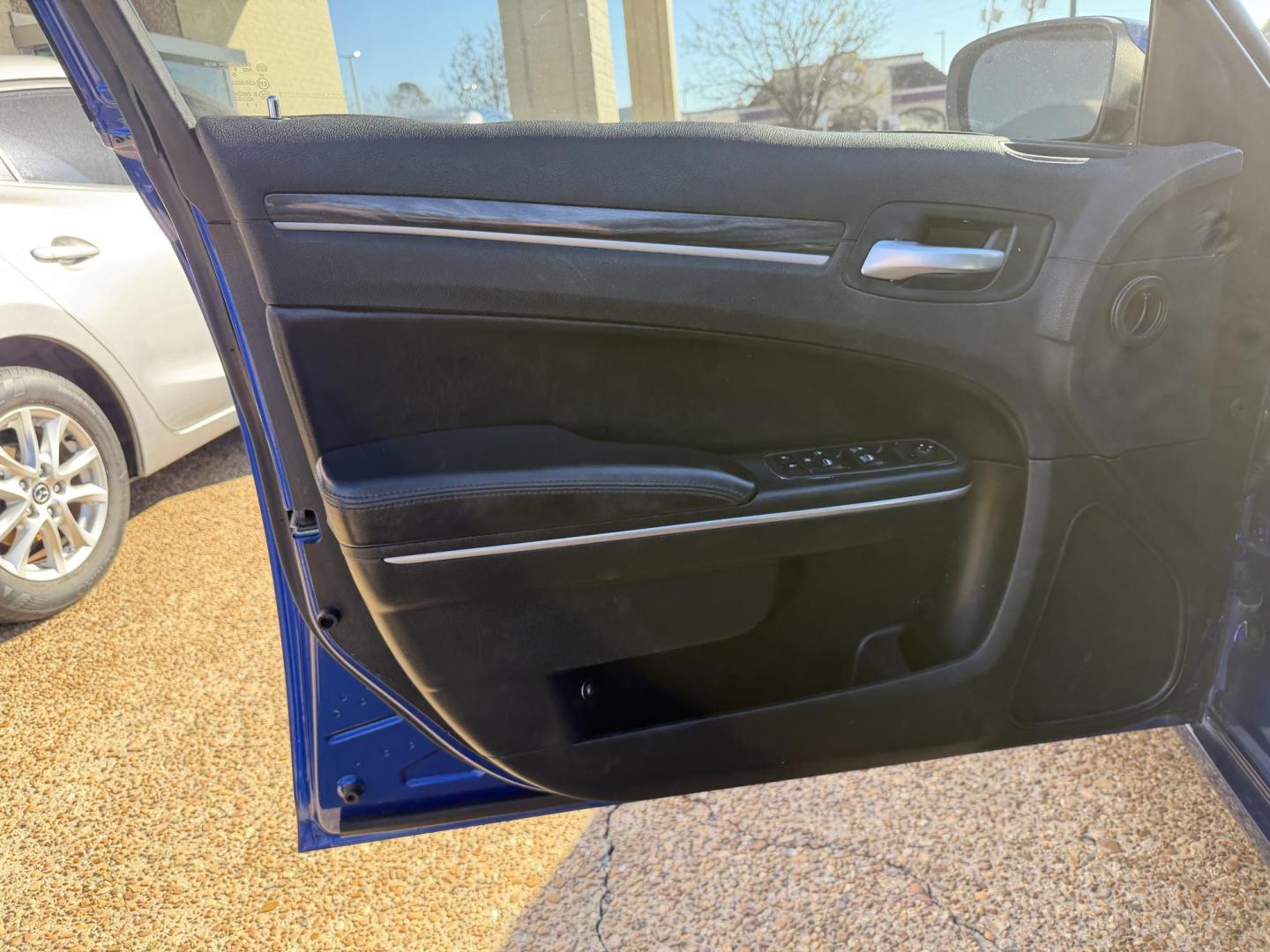 2018 BLUE CHRYSLER 300 TOURING (2C3CCAAG5JH) , located at 922 W. Beacon St., Philadelphia, MS, 39350, (601) 650-3675, 32.770447, -89.127151 - Photo#8