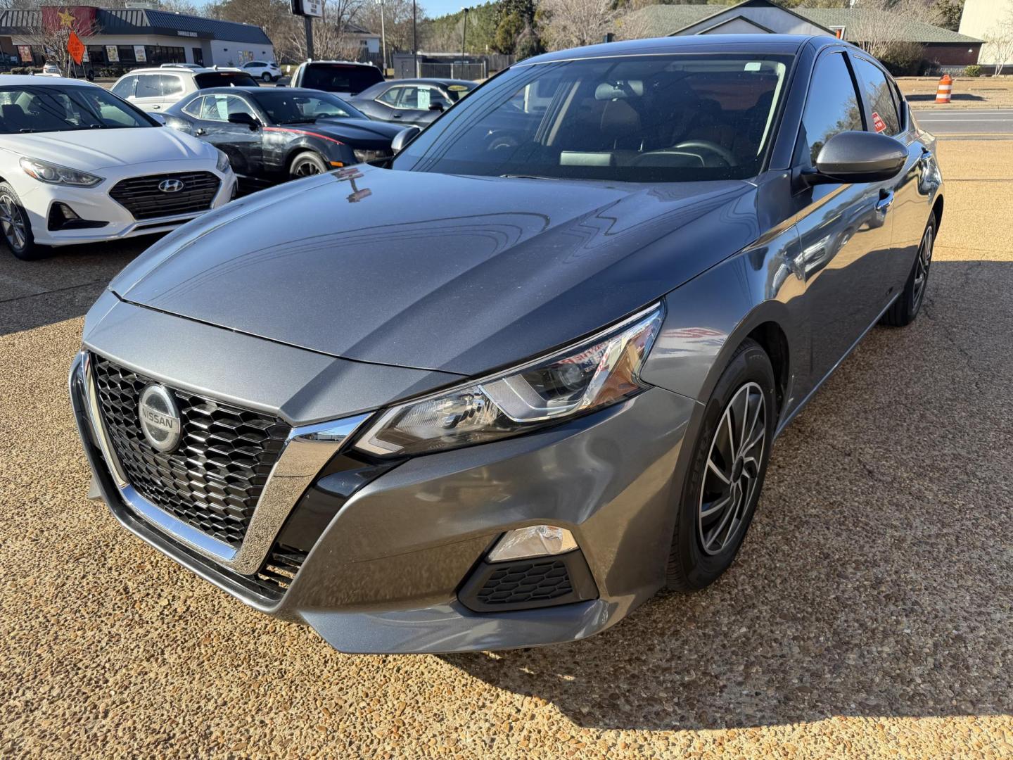 2020 GRAY NISSAN ALTIMA 2.5 S (1N4BL4BV3LC) , located at 922 W. Beacon St., Philadelphia, MS, 39350, (601) 650-3675, 32.770447, -89.127151 - Photo#2