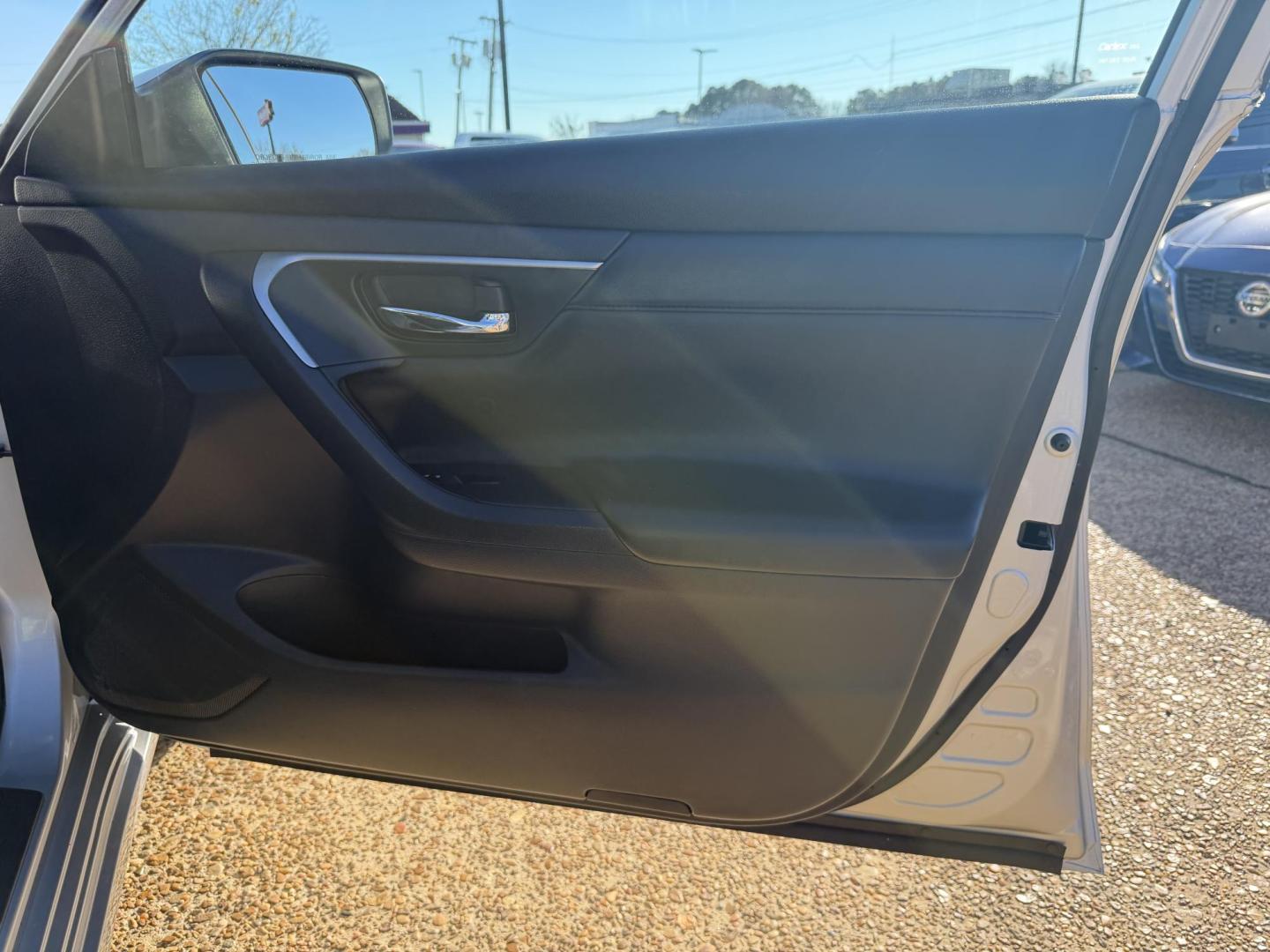 2015 SILVER NISSAN ALTIMA 2.5 S (1N4AL3AP7FC) , located at 922 W. Beacon St., Philadelphia, MS, 39350, (601) 650-3675, 32.770447, -89.127151 - Photo#11
