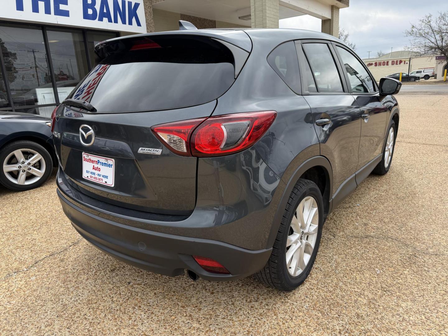 2013 GRAY MAZDA CX-5 GRAND TOURING (JM3KE2DE3D0) , located at 922 W. Beacon St., Philadelphia, MS, 39350, (601) 650-3675, 32.770447, -89.127151 - Photo#5