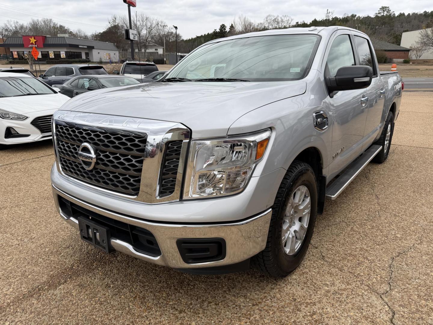 2017 SILVER NISSAN TITAN SV (1N6AA1EK0HN) , located at 922 W. Beacon St., Philadelphia, MS, 39350, (601) 650-3675, 32.770447, -89.127151 - Photo#2