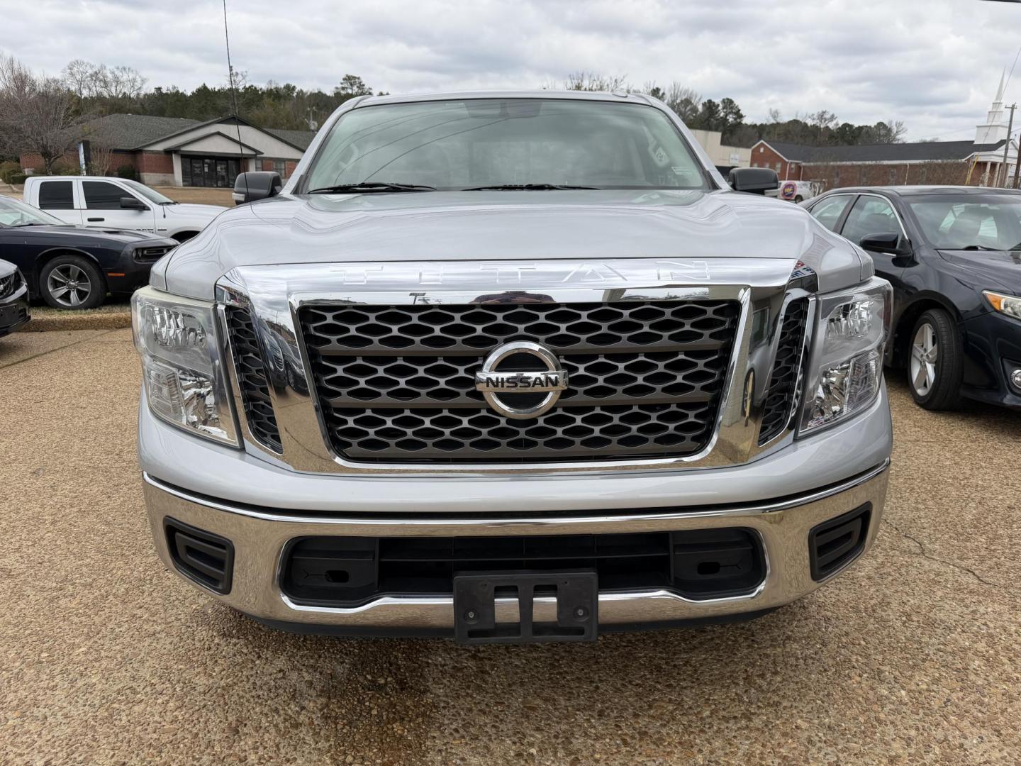 2017 SILVER NISSAN TITAN SV (1N6AA1EK0HN) , located at 922 W. Beacon St., Philadelphia, MS, 39350, (601) 650-3675, 32.770447, -89.127151 - Photo#1