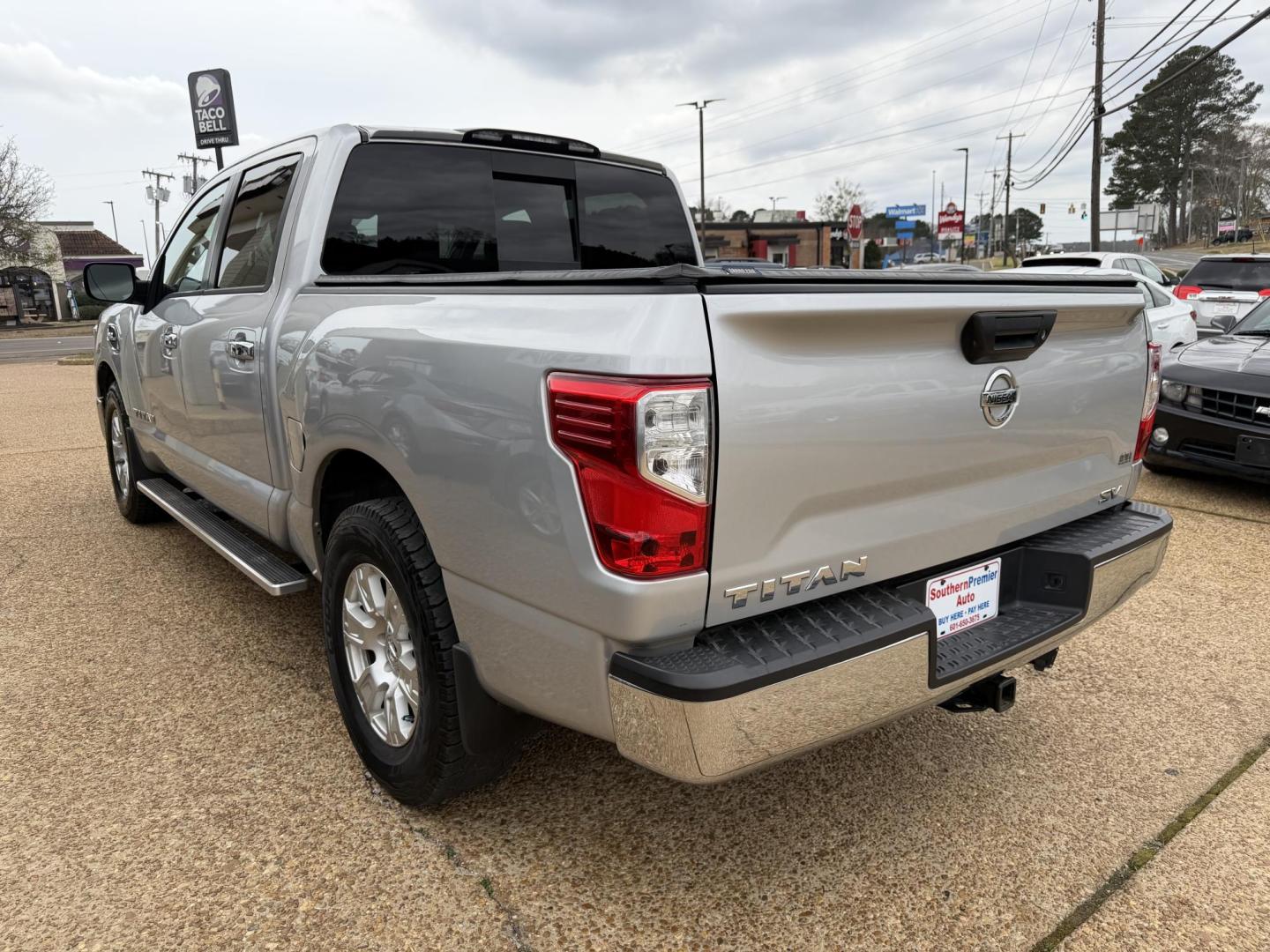 2017 SILVER NISSAN TITAN SV (1N6AA1EK0HN) , located at 922 W. Beacon St., Philadelphia, MS, 39350, (601) 650-3675, 32.770447, -89.127151 - Photo#3