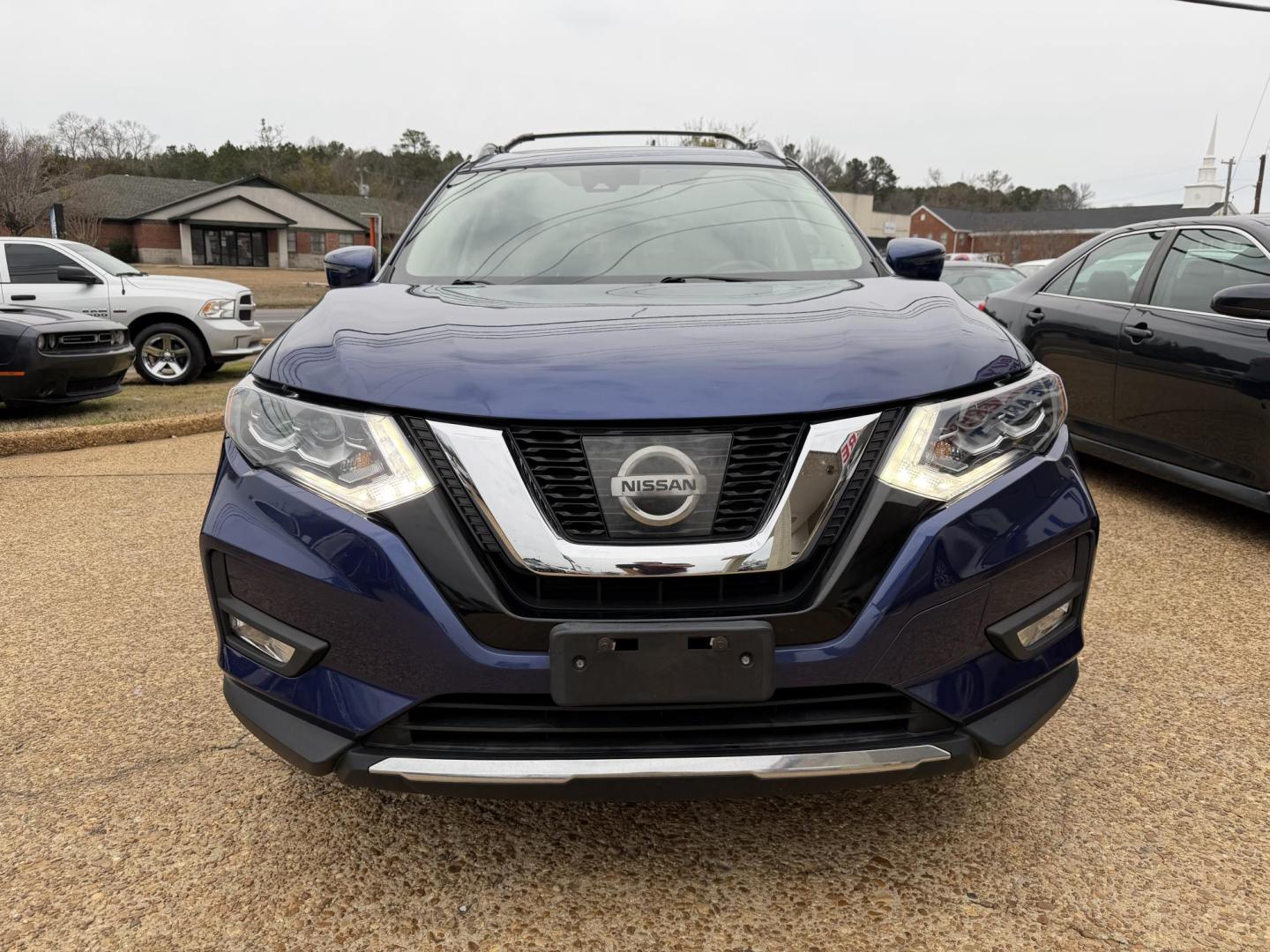 2017 BLUE NISSAN ROGUE SL (5N1AT2MV7HC) , located at 922 W. Beacon St., Philadelphia, MS, 39350, (601) 650-3675, 32.770447, -89.127151 - Photo#1