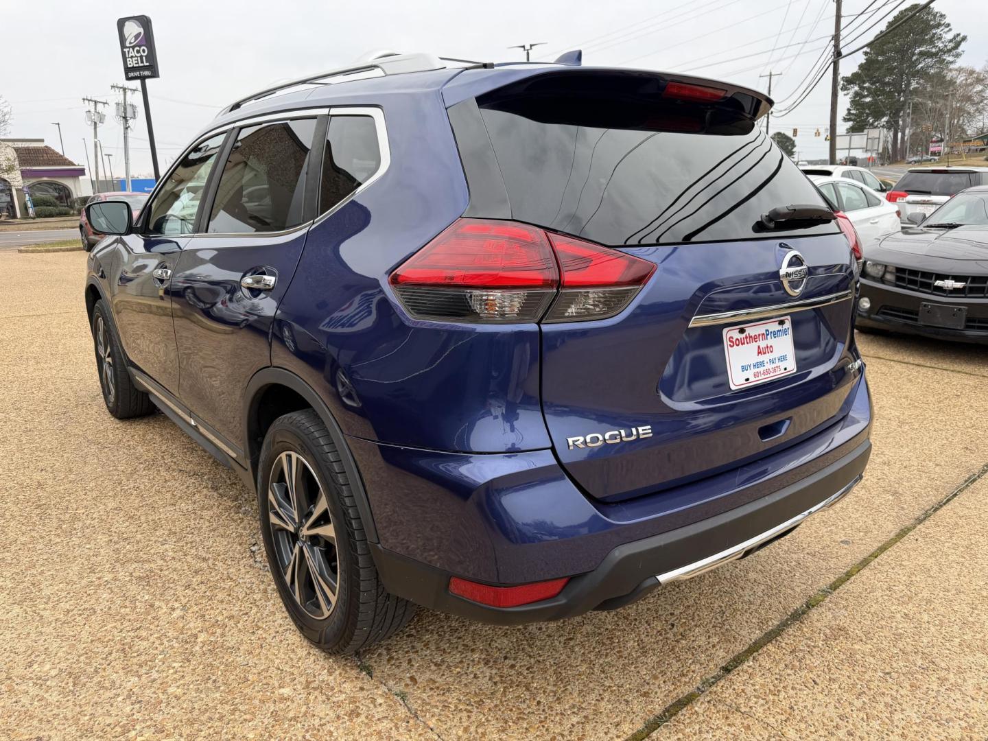 2017 BLUE NISSAN ROGUE SL (5N1AT2MV7HC) , located at 922 W. Beacon St., Philadelphia, MS, 39350, (601) 650-3675, 32.770447, -89.127151 - Photo#3