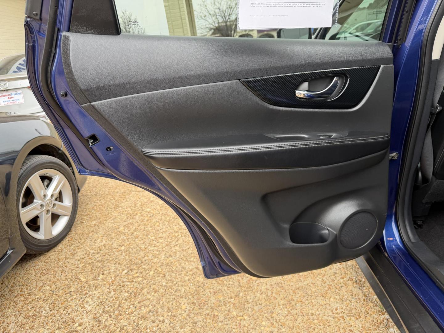 2017 BLUE NISSAN ROGUE SL (5N1AT2MV7HC) , located at 922 W. Beacon St., Philadelphia, MS, 39350, (601) 650-3675, 32.770447, -89.127151 - Photo#12