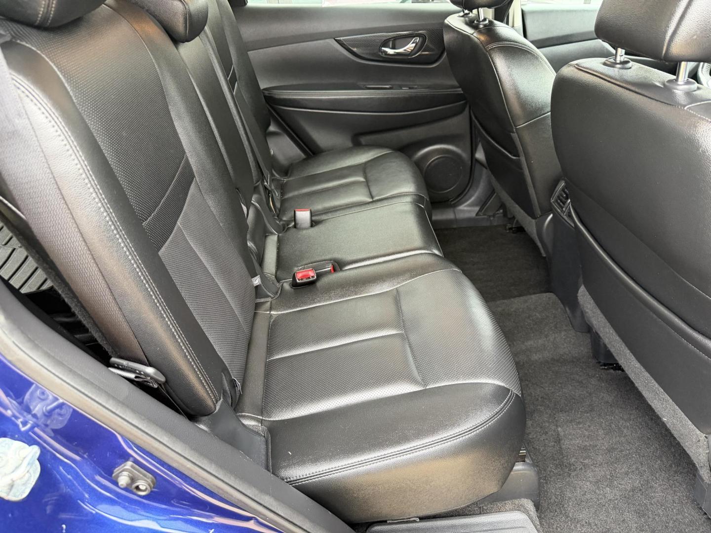 2017 BLUE NISSAN ROGUE SL (5N1AT2MV7HC) , located at 922 W. Beacon St., Philadelphia, MS, 39350, (601) 650-3675, 32.770447, -89.127151 - Photo#14