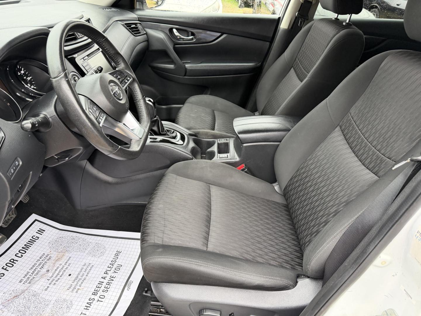 2020 WHITE NISSAN ROGUE SV (KNMAT2MT7LP) , located at 922 W. Beacon St., Philadelphia, MS, 39350, (601) 650-3675, 32.770447, -89.127151 - Photo#9