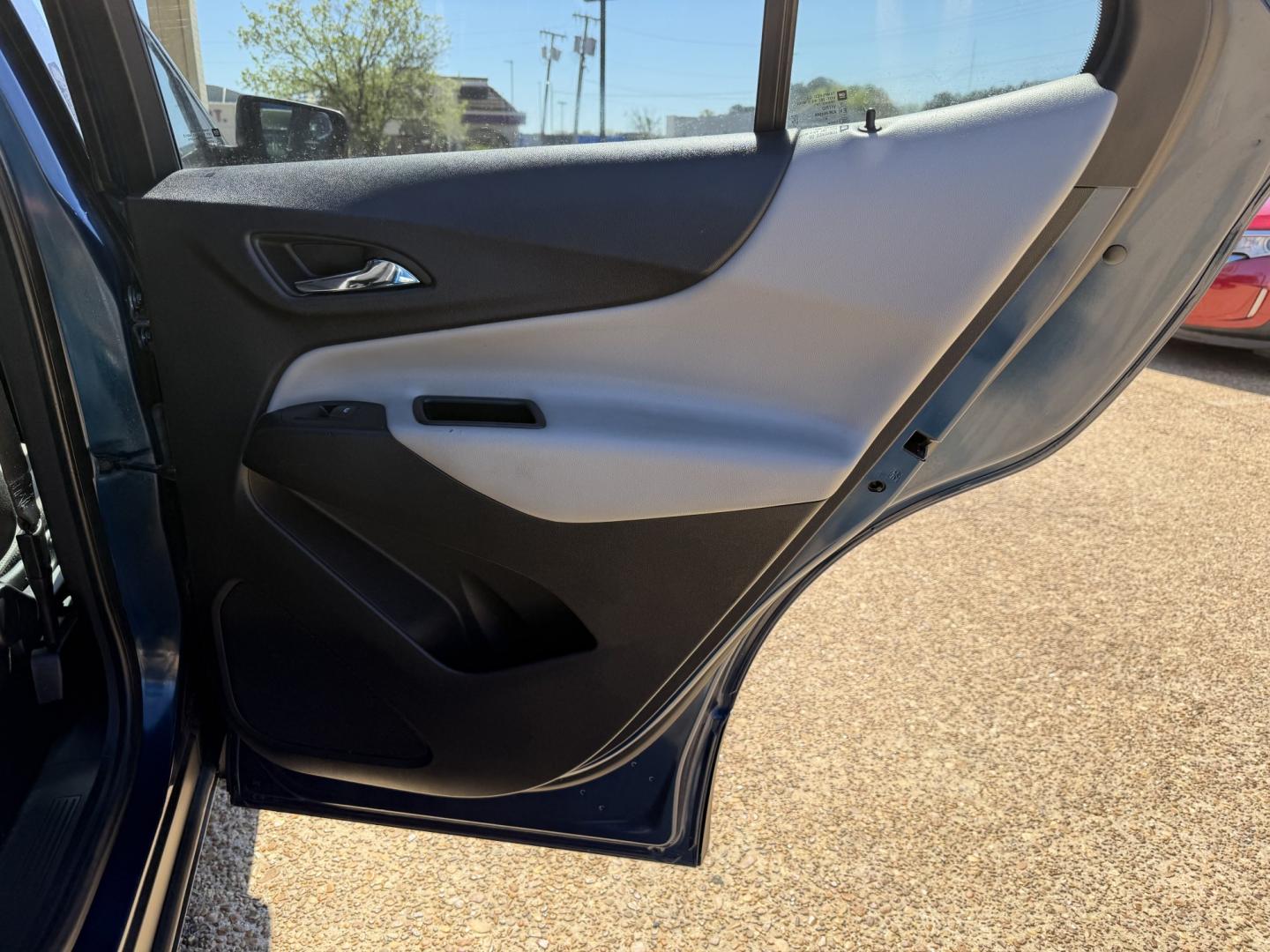 2020 BLUE CHEVROLET EQUINOX LT (1LT) (2GNAXKEV8L6) , located at 922 W. Beacon St., Philadelphia, MS, 39350, (601) 650-3675, 32.770447, -89.127151 - Photo#15