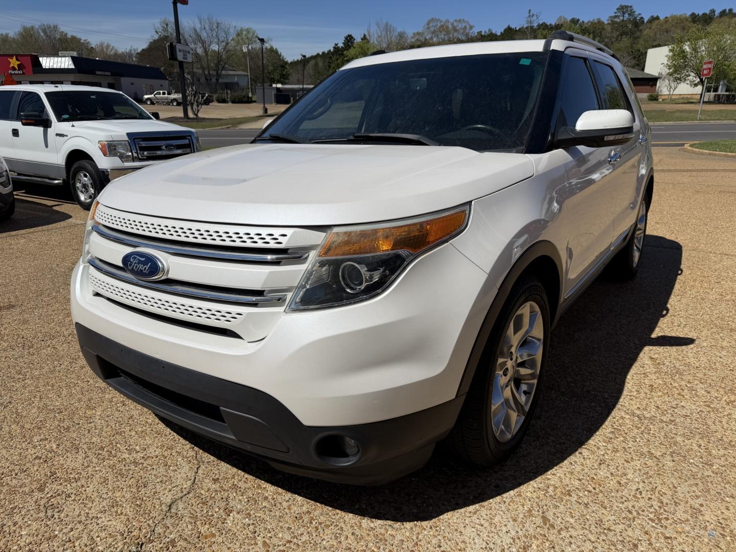 2015 WHITE FORD EXPLORER LIMITED (1FM5K7F83FG) , located at 922 W. Beacon St., Philadelphia, MS, 39350, (601) 650-3675, 32.770447, -89.127151 - Photo#2