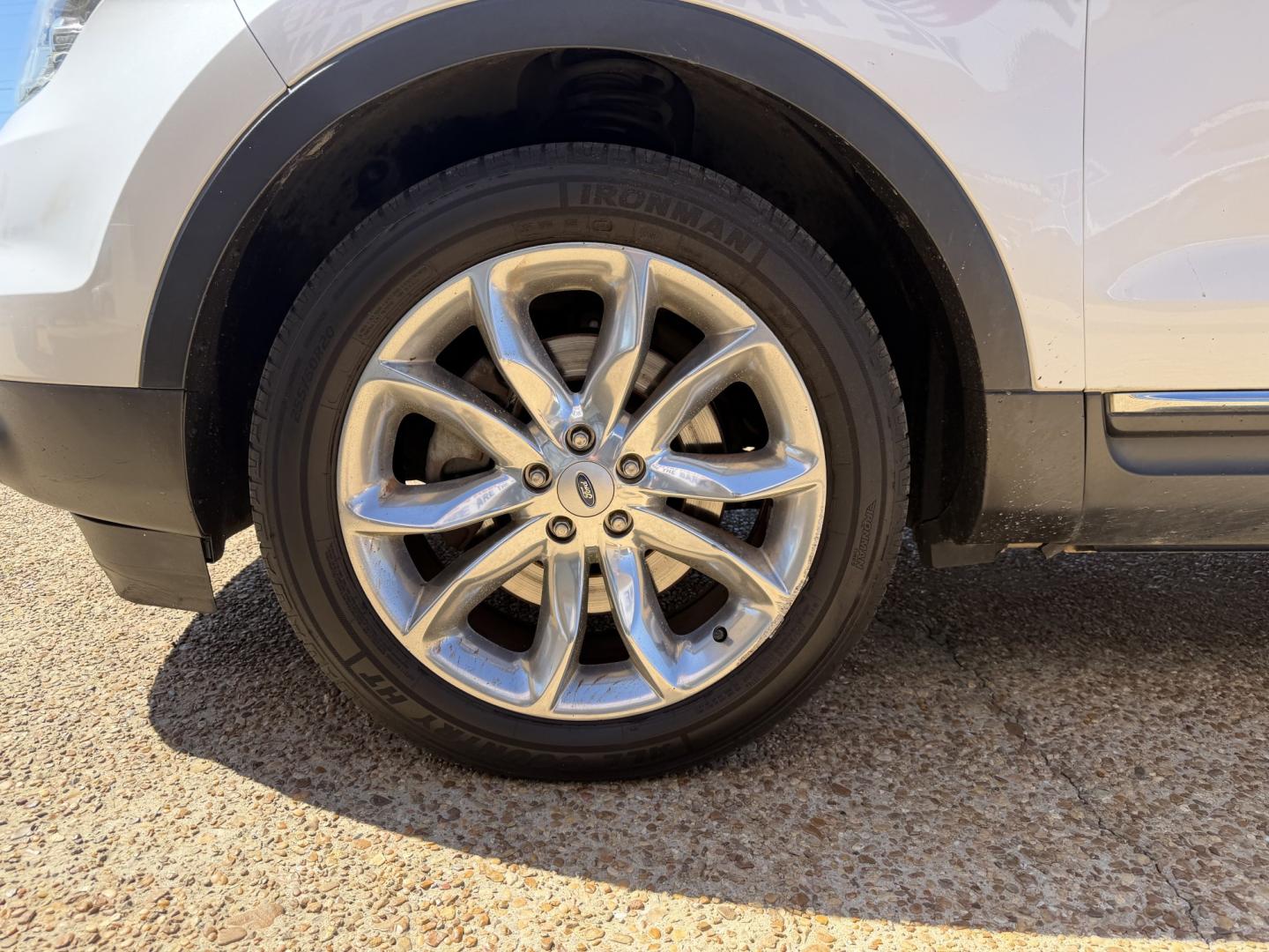 2015 WHITE FORD EXPLORER LIMITED (1FM5K7F83FG) , located at 922 W. Beacon St., Philadelphia, MS, 39350, (601) 650-3675, 32.770447, -89.127151 - Photo#7