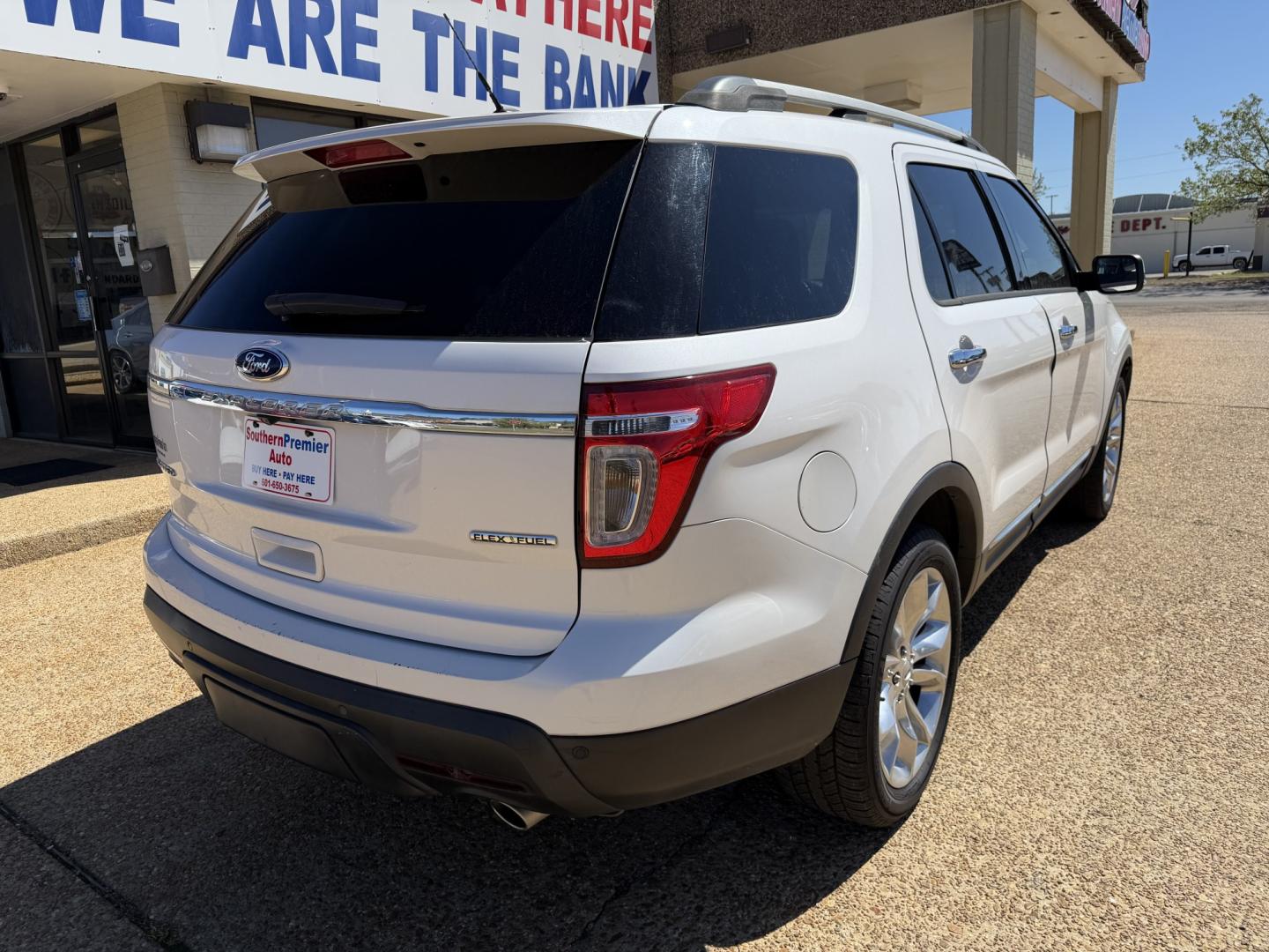 2015 WHITE FORD EXPLORER LIMITED (1FM5K7F83FG) , located at 922 W. Beacon St., Philadelphia, MS, 39350, (601) 650-3675, 32.770447, -89.127151 - Photo#5