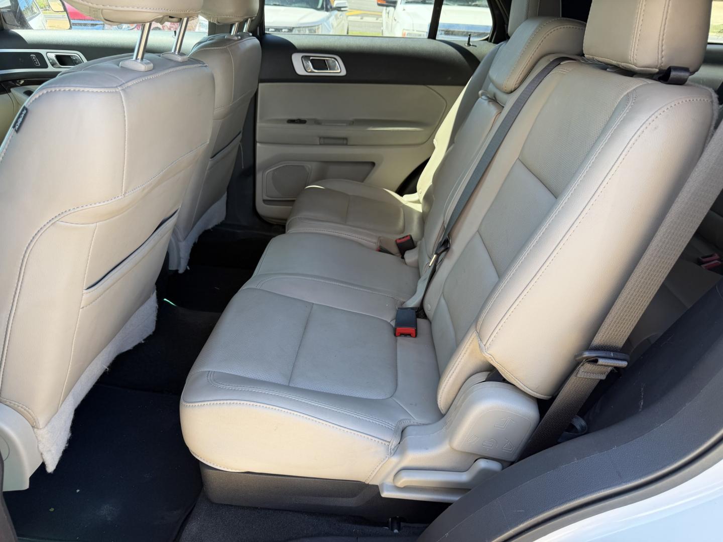 2015 WHITE FORD EXPLORER LIMITED (1FM5K7F83FG) , located at 922 W. Beacon St., Philadelphia, MS, 39350, (601) 650-3675, 32.770447, -89.127151 - Photo#13