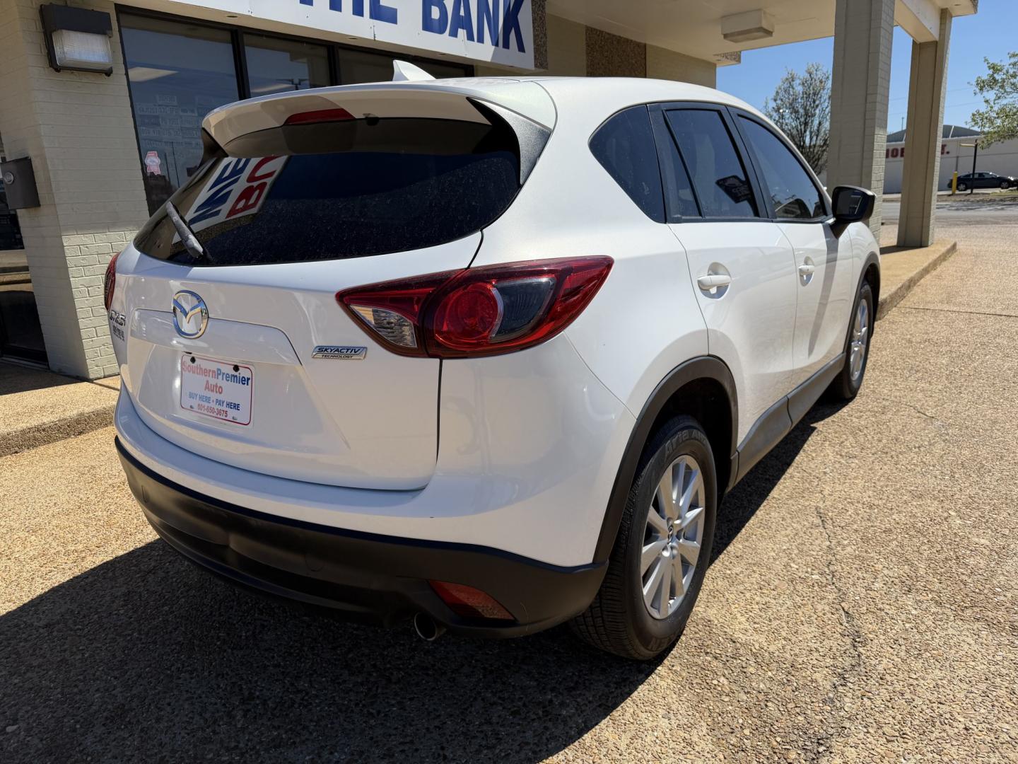2016 WHITE MAZDA CX-5 TOURING (JM3KE2CY9G0) , located at 922 W. Beacon St., Philadelphia, MS, 39350, (601) 650-3675, 32.770447, -89.127151 - Photo#5