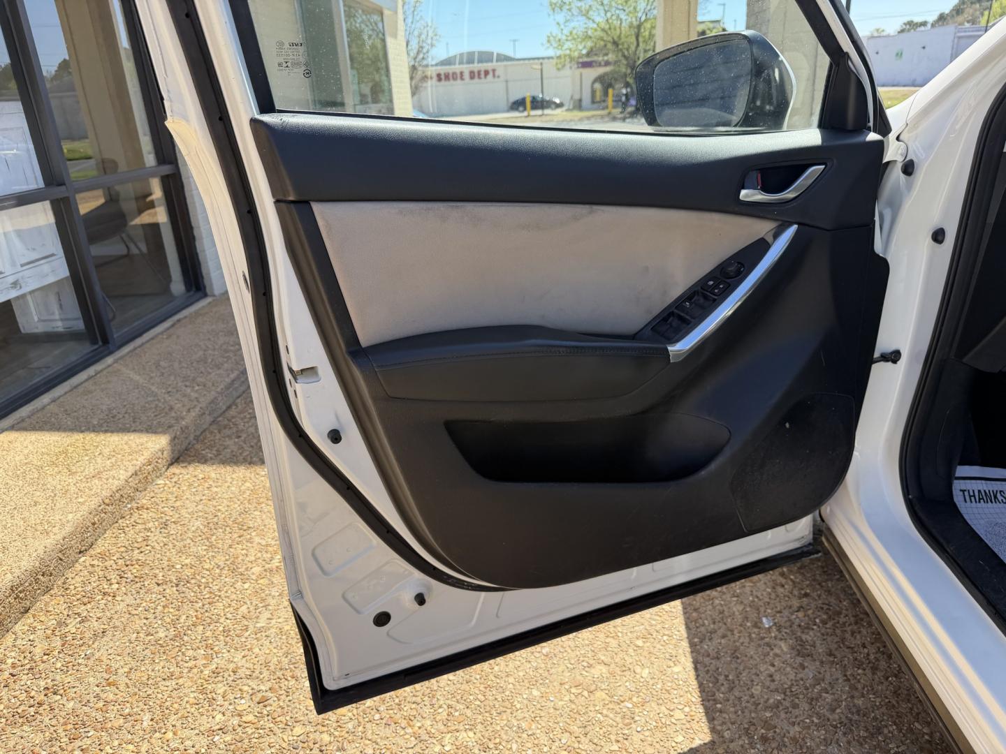 2016 WHITE MAZDA CX-5 TOURING (JM3KE2CY9G0) , located at 922 W. Beacon St., Philadelphia, MS, 39350, (601) 650-3675, 32.770447, -89.127151 - Photo#8