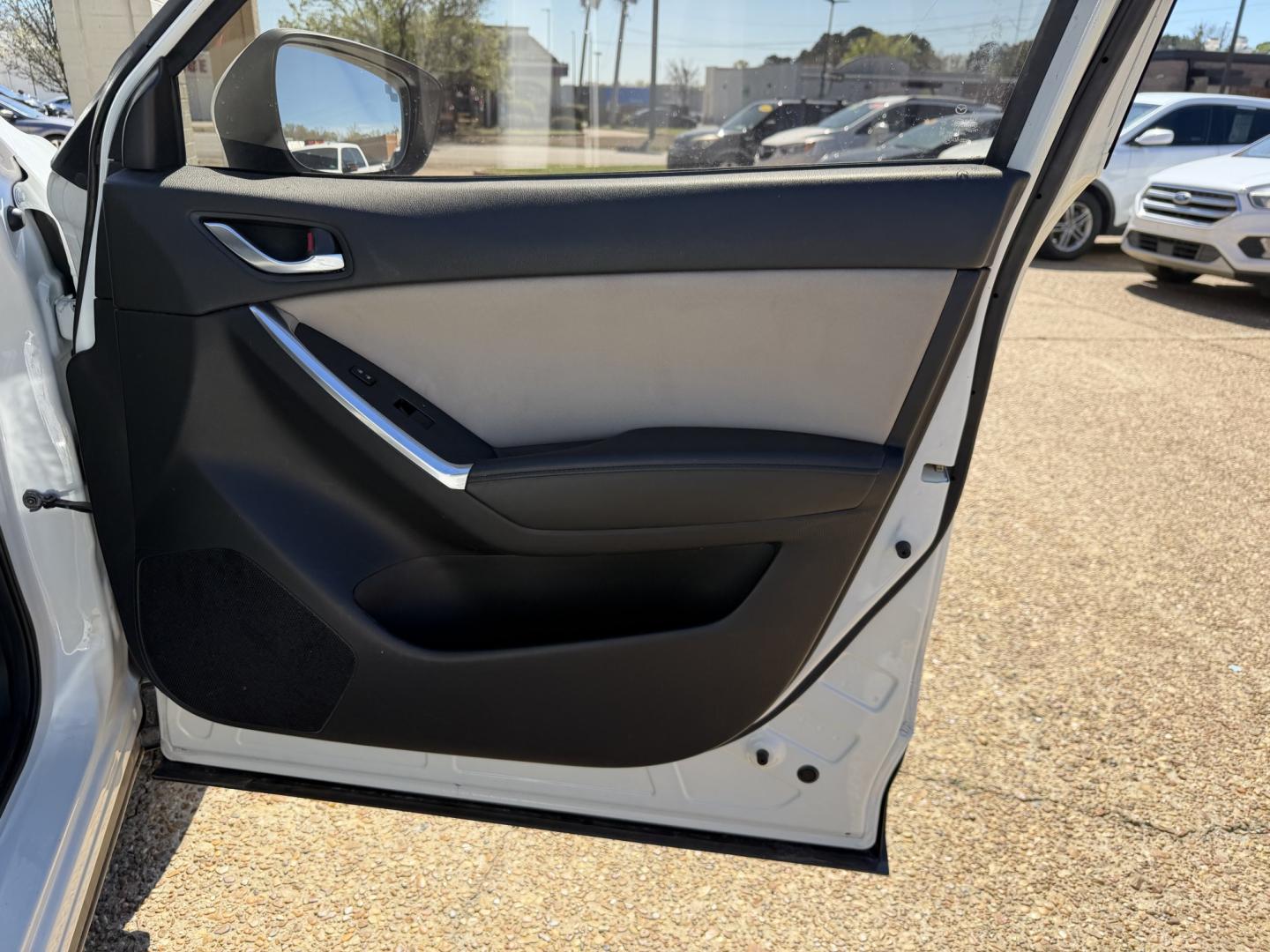 2016 WHITE MAZDA CX-5 TOURING (JM3KE2CY9G0) , located at 922 W. Beacon St., Philadelphia, MS, 39350, (601) 650-3675, 32.770447, -89.127151 - Photo#11