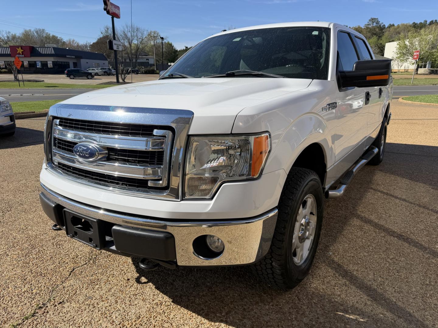 2013 WHITE FORD F-150 XLT (1FTFW1EF0DF) , located at 922 W. Beacon St., Philadelphia, MS, 39350, (601) 650-3675, 32.770447, -89.127151 - Photo#2