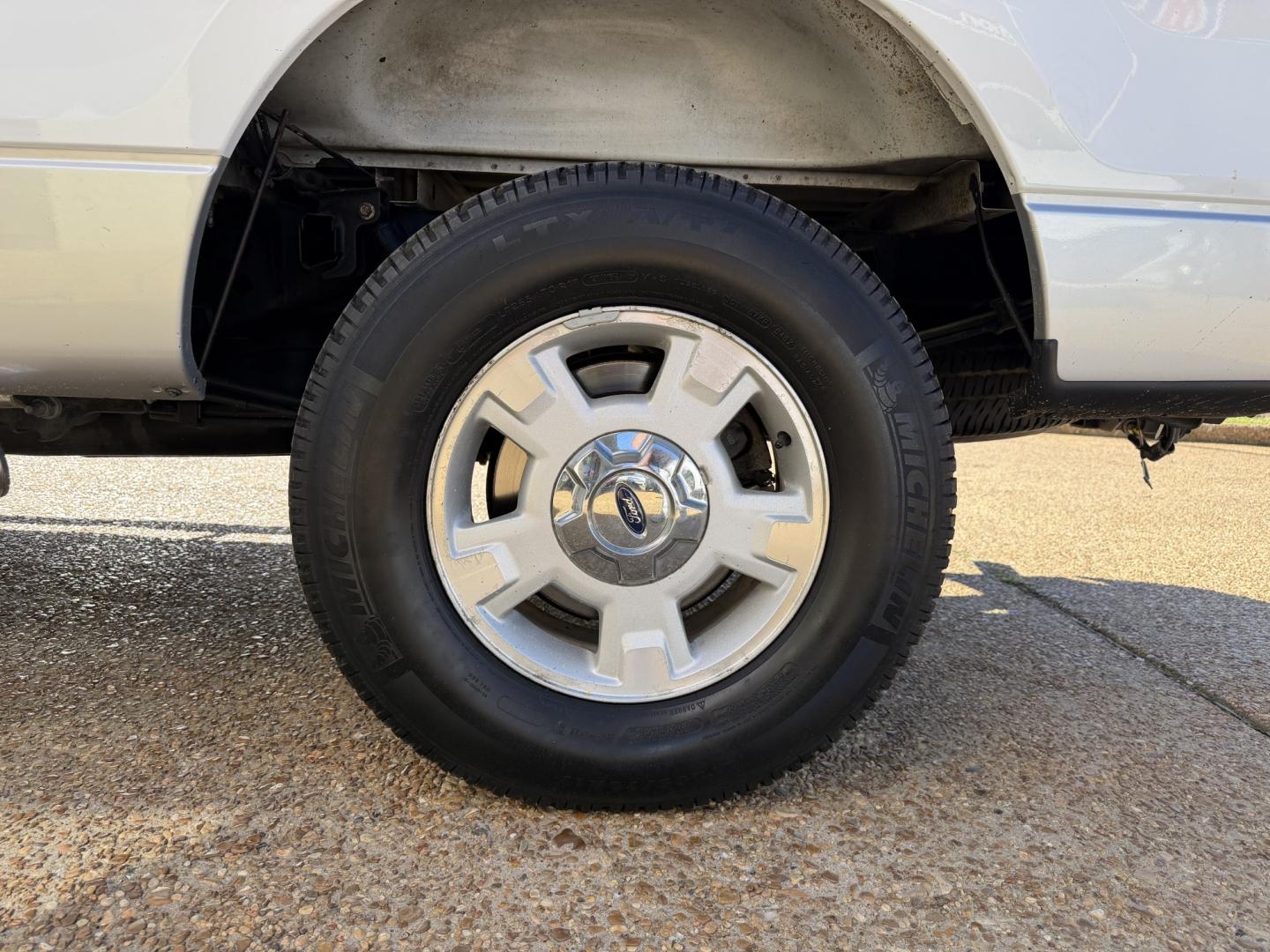 2013 WHITE FORD F-150 XLT (1FTFW1EF0DF) , located at 922 W. Beacon St., Philadelphia, MS, 39350, (601) 650-3675, 32.770447, -89.127151 - Photo#7