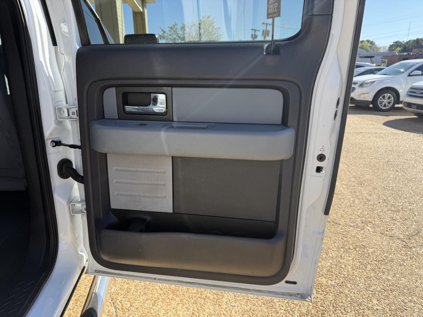 2013 WHITE FORD F-150 XLT (1FTFW1EF0DF) , located at 922 W. Beacon St., Philadelphia, MS, 39350, (601) 650-3675, 32.770447, -89.127151 - Photo#15