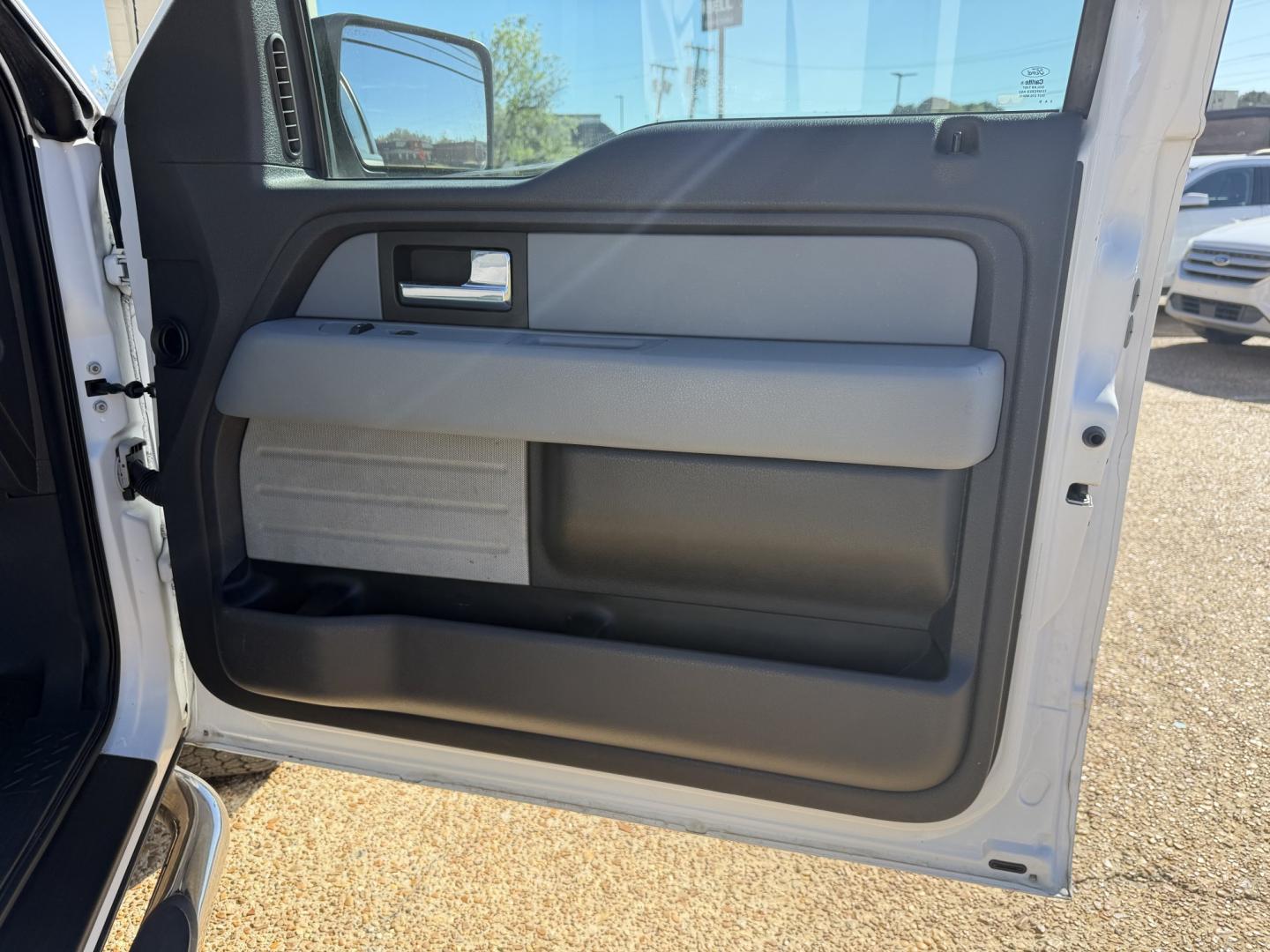 2013 WHITE FORD F-150 XLT (1FTFW1EF0DF) , located at 922 W. Beacon St., Philadelphia, MS, 39350, (601) 650-3675, 32.770447, -89.127151 - Photo#11