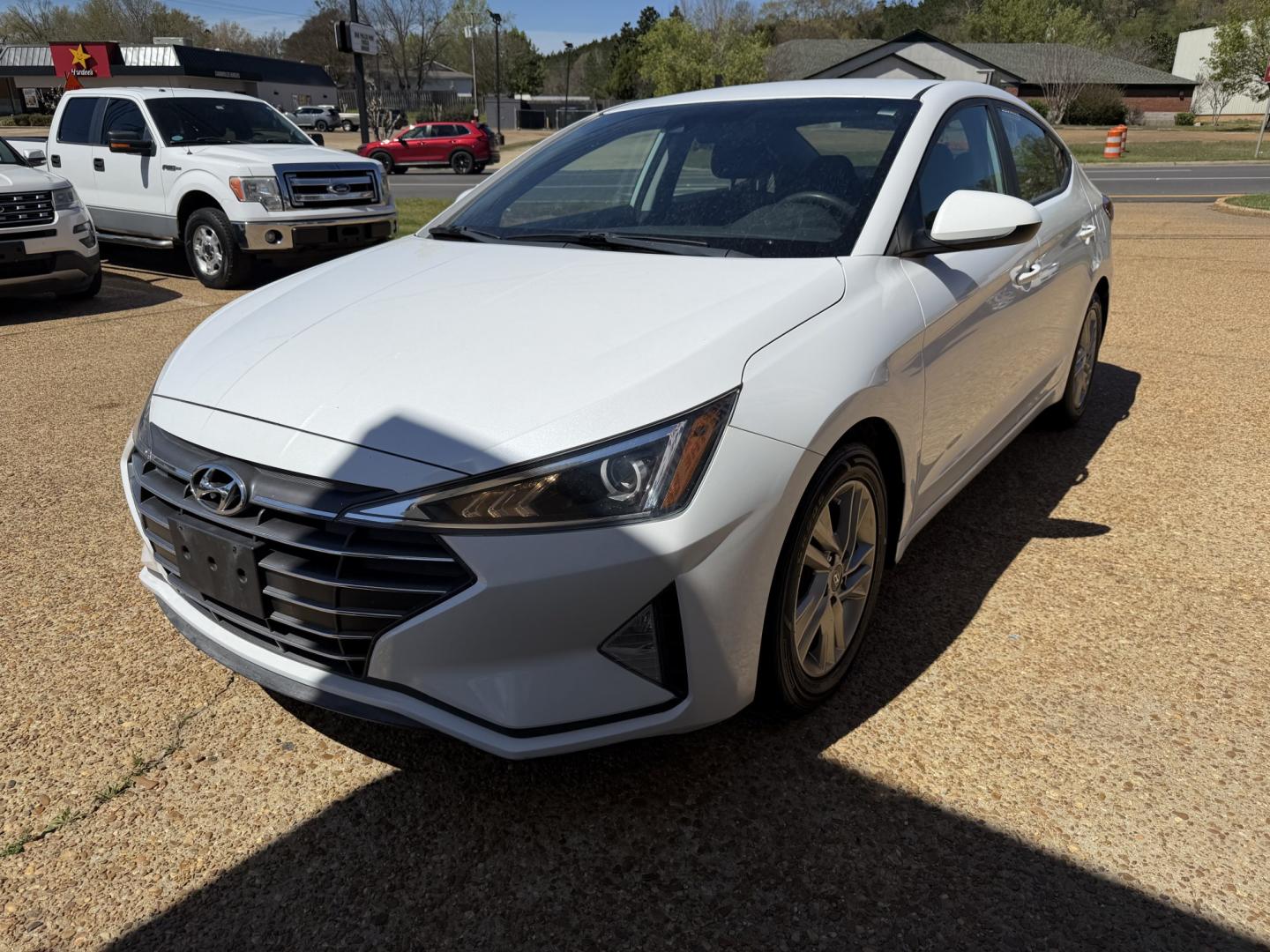 2020 WHITE HYUNDAI ELANTRA SEL (5NPD84LF8LH) , located at 922 W. Beacon St., Philadelphia, MS, 39350, (601) 650-3675, 32.770447, -89.127151 - Photo#2
