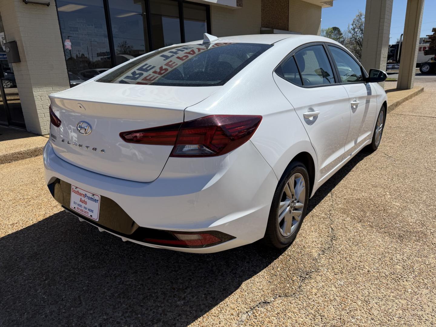 2020 WHITE HYUNDAI ELANTRA SEL (5NPD84LF8LH) , located at 922 W. Beacon St., Philadelphia, MS, 39350, (601) 650-3675, 32.770447, -89.127151 - Photo#5