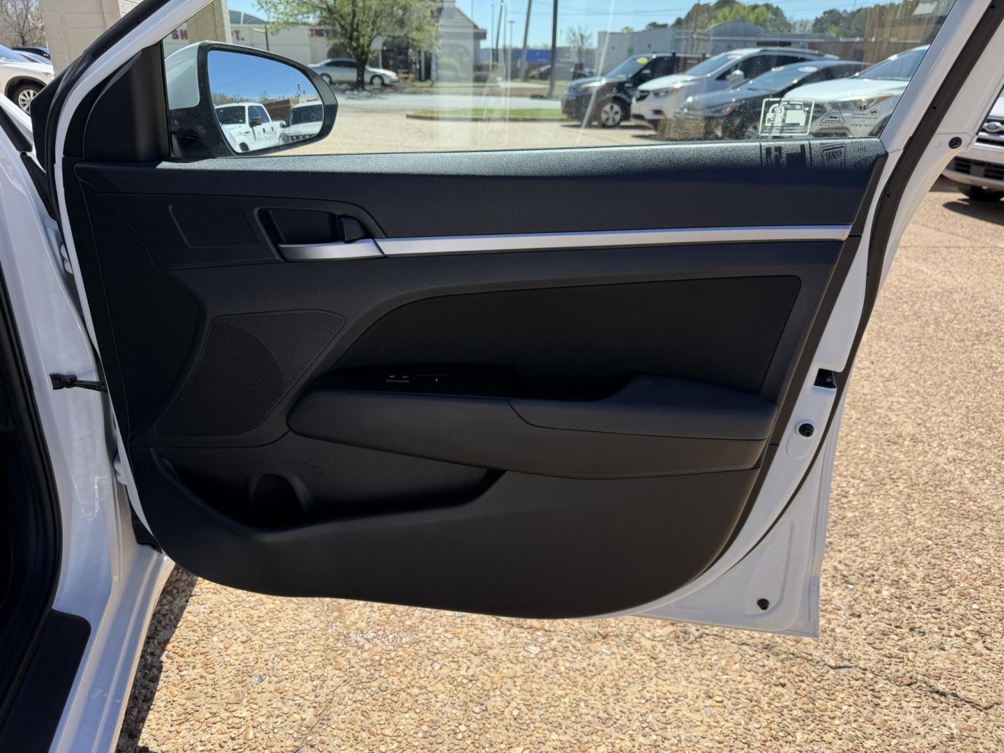 2020 WHITE HYUNDAI ELANTRA SEL (5NPD84LF8LH) , located at 922 W. Beacon St., Philadelphia, MS, 39350, (601) 650-3675, 32.770447, -89.127151 - Photo#11