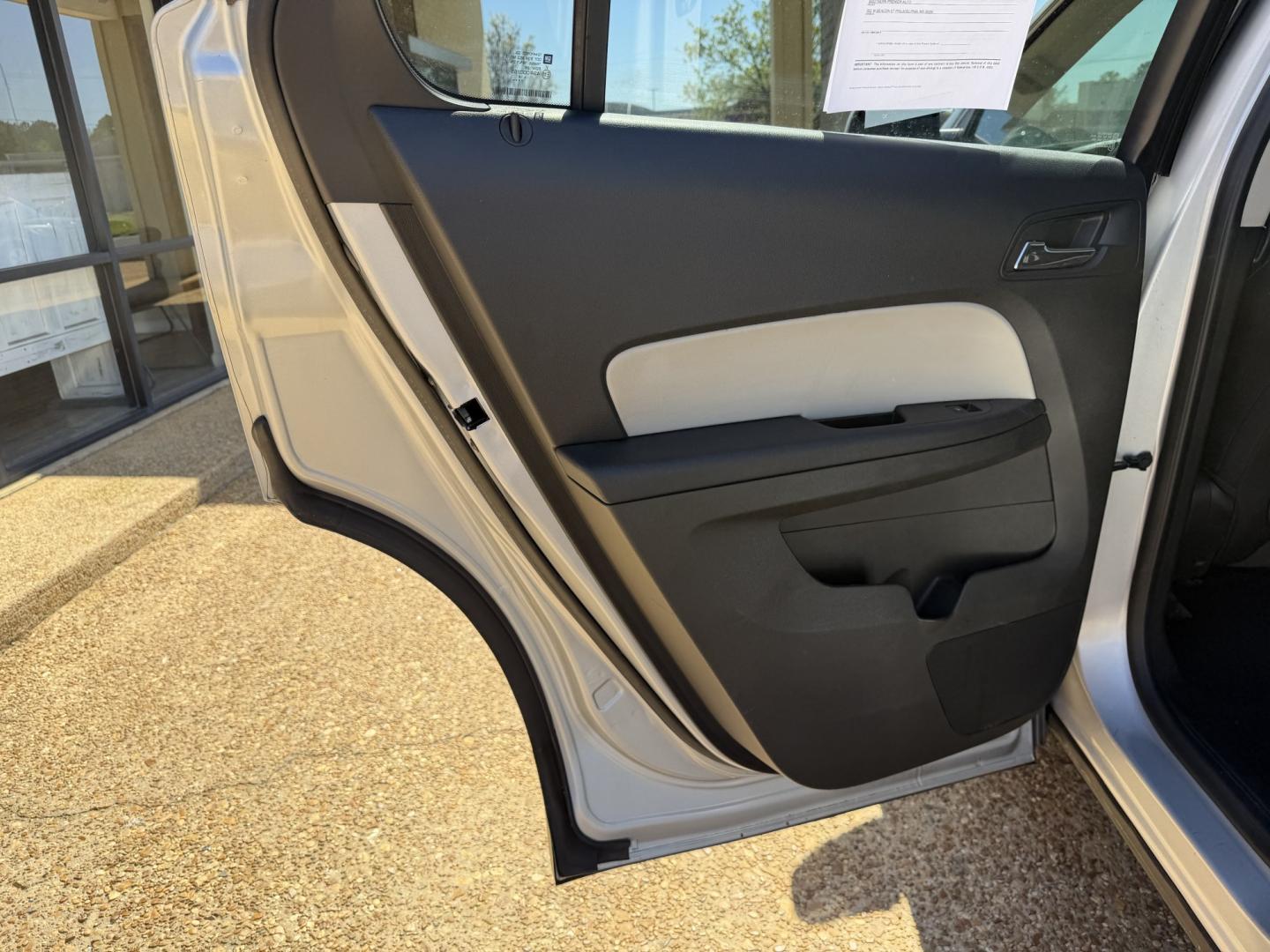 2015 SILVER CHEVROLET EQUINOX 1LT (2GNALBEK7F6) , located at 922 W. Beacon St., Philadelphia, MS, 39350, (601) 650-3675, 32.770447, -89.127151 - Photo#12