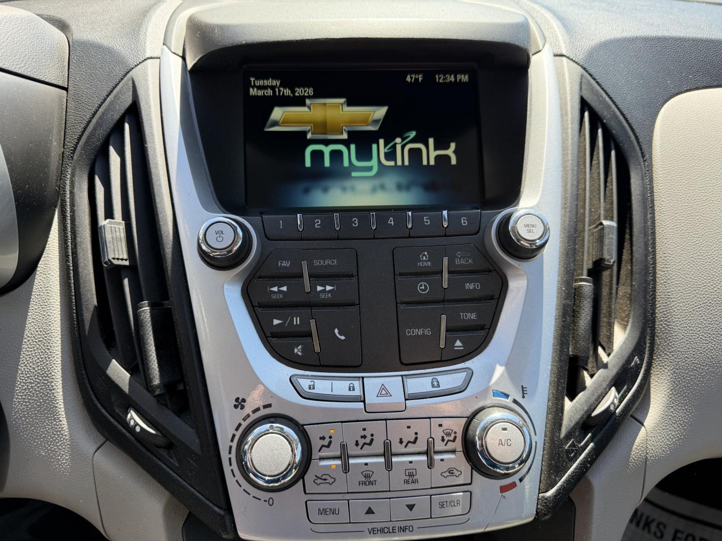 2015 SILVER CHEVROLET EQUINOX 1LT (2GNALBEK7F6) , located at 922 W. Beacon St., Philadelphia, MS, 39350, (601) 650-3675, 32.770447, -89.127151 - Photo#17